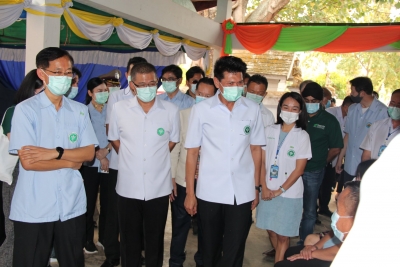 รัฐมนตรีช่วยว่าการกระทรวงสาธารณสุข พร้อมคณะที่ปรึกษาและผู้บริหารกระทรวงสาธารณสุข ลงพื้นที่ตรวจเยี่ยม ณ ศูนย์ฟื้นฟูสมรรถภาพชุมชนตำบลศิลาเพชร หรือ &quot;เฮือนฮักสุขภาพเมืองย่าง&quot;